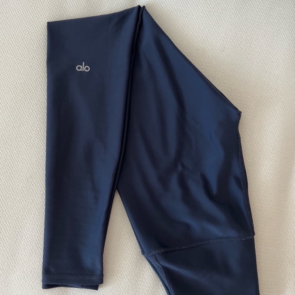 2 pairs of the ALO High-rise Airlift leggings bundle